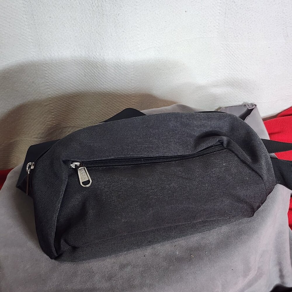 XQXA Lightweight Lined Black Mesh Backed Hip Fanny Travel Pack with Adjust Strap